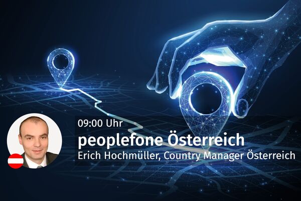 Startfolie mit Referent, Titel der Präsentation und Uhrzeit.